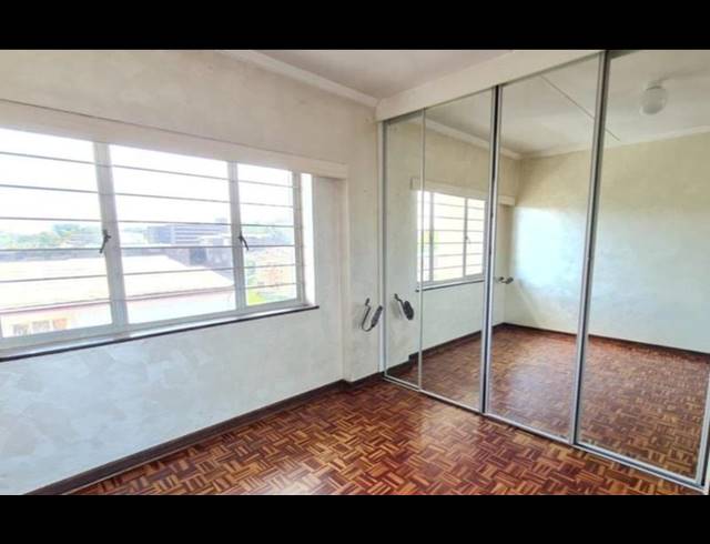 2 BEDROOM APARTMENT FOR SALE IN OVERPORT